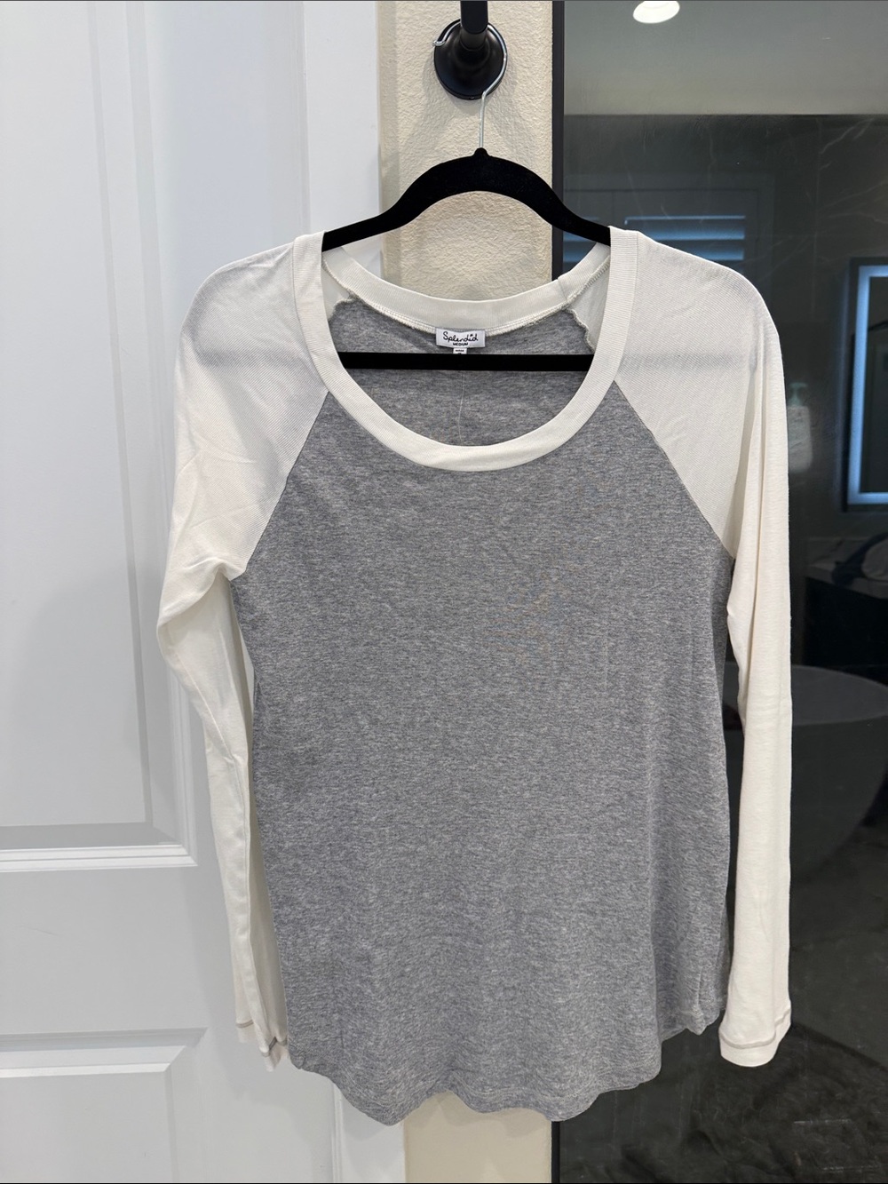 Splendid Gray Body with Cream Raglan Long Sleeve Tee Womens M